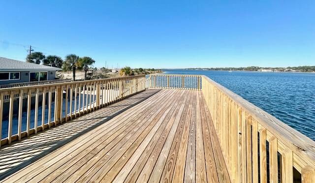Exterior, Lake, Wood Texture Flooring
