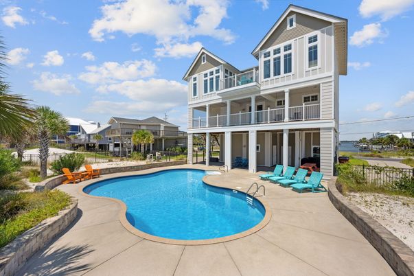 Exterior, Pool