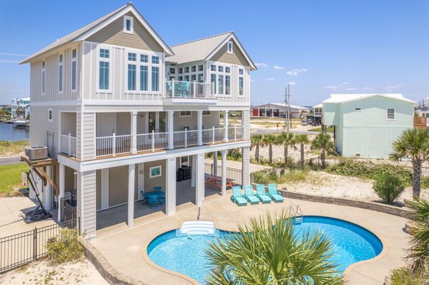 Exterior, Pool, Water