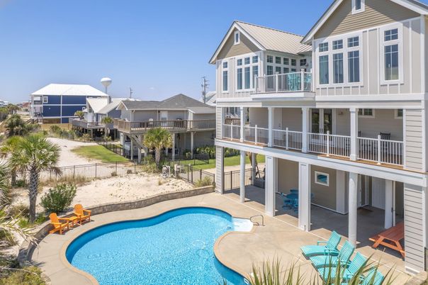 Exterior, Pool