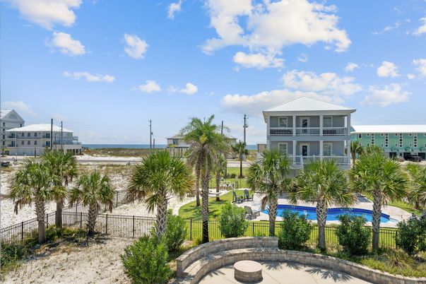 Exterior, Pool, Water