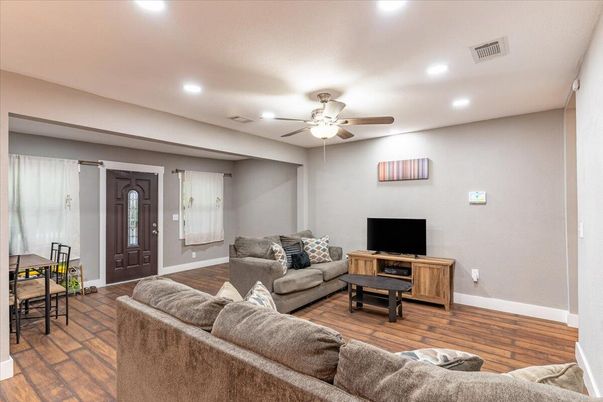 Interior, Living room, Recessed Lighting, Wood Texture Flooring