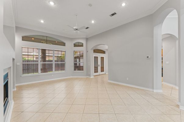 Empty room, Interior, Recessed Lighting