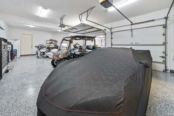 Garage, Interior
