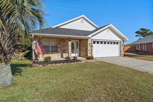 Attached, Exterior, Facade, Brick Facade, Ranch