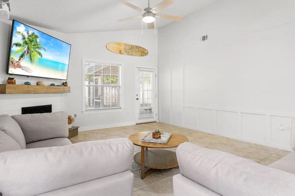 Fireplace, Interior, Living room