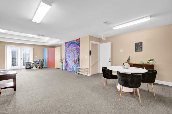 Dining room, Interior