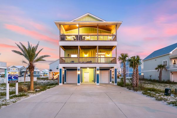Attached, Exterior, Facade, Modern