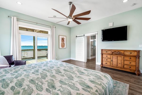 Bedroom, Interior, Recessed Lighting, Water, Wood Texture Flooring