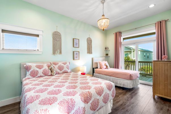 Bedroom, Interior, Pendant Lights, Recessed Lighting, Wood Texture Flooring