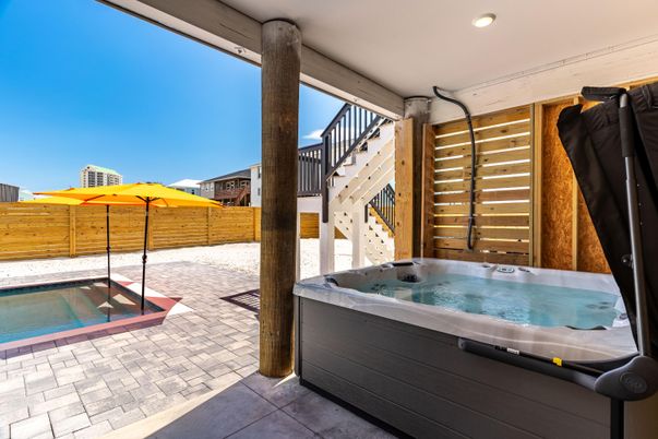 Exterior, Hot Tub