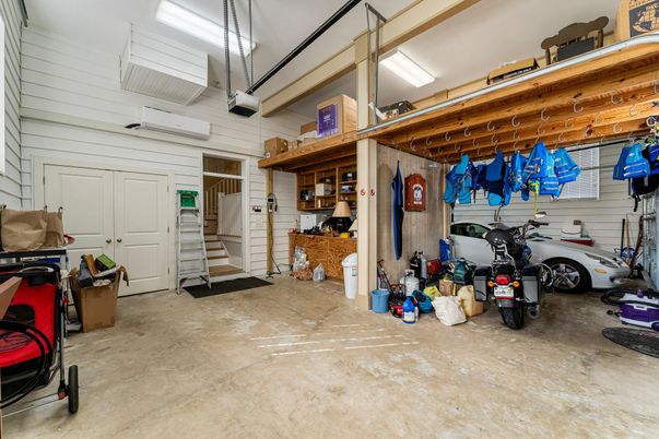 Garage, Interior