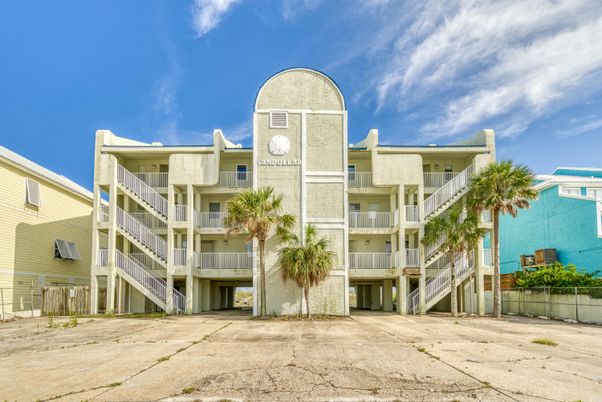 Exterior, Facade, Condo Building