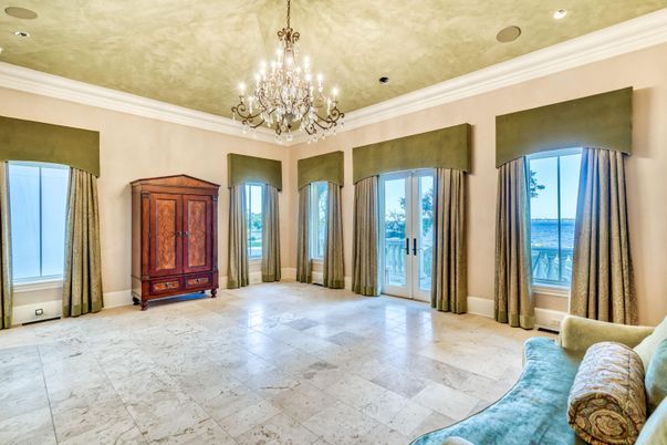 Chandelier, Interior, Recessed Lighting, Water