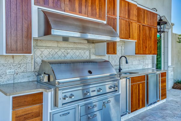 Exterior, Interior, Kitchen, Stainless Steel Appliances
