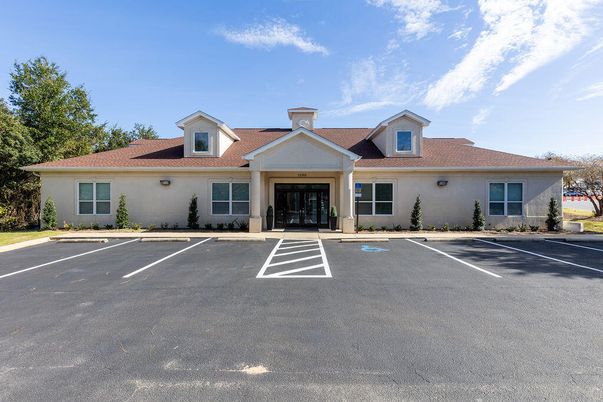 Exterior, Facade, Ranch