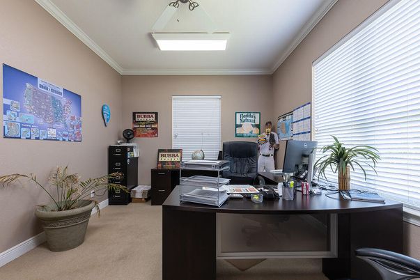 Home Office, Interior