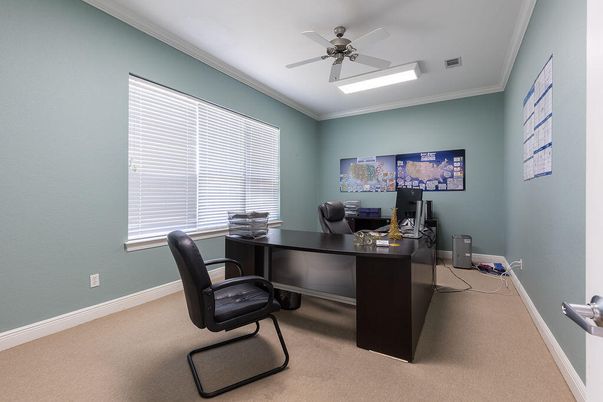 Home Office, Interior