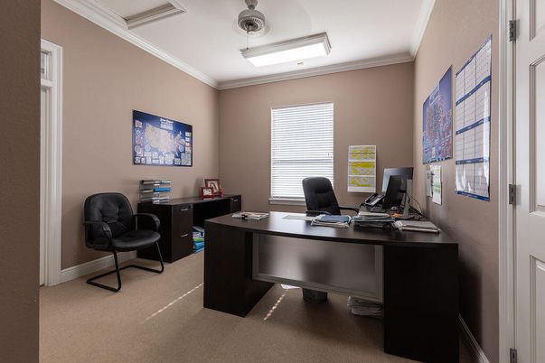 Home Office, Interior