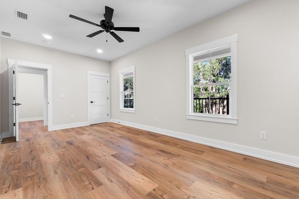 Empty room, Interior, Recessed Lighting, Wood Texture Flooring