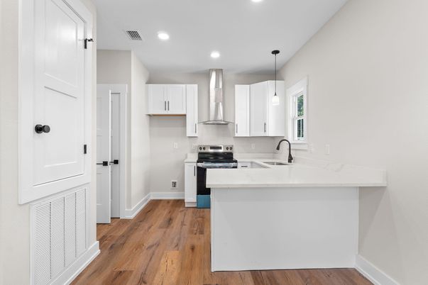 Interior, Kitchen, Pendant Lights, Recessed Lighting, Wood Texture Flooring