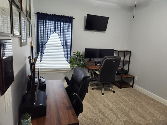 Home Office, Interior