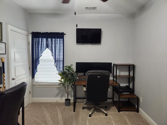 Home Office, Interior