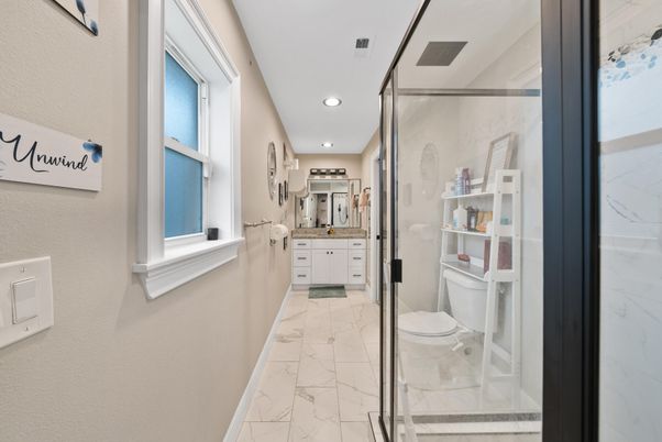 Bathroom, Interior, Marble, Recessed Lighting