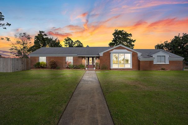 Exterior, Facade, Brick Facade, Ranch