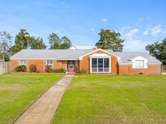 Exterior, Facade, Brick Facade, Ranch