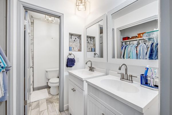 Bathroom, Dual Sink Vanities, Interior