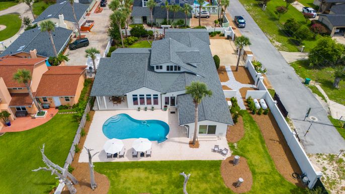 Exterior, Drone