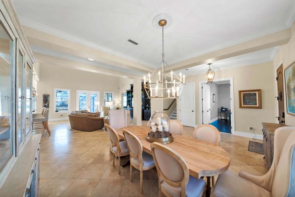 Chandelier, Dining room, Interior, Living room, Pendant Lights