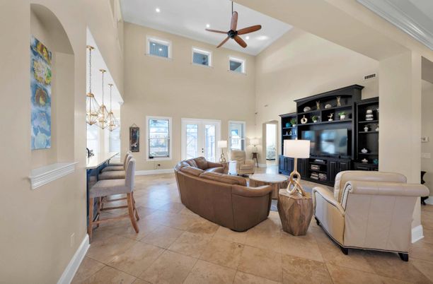 Chandelier, Dining room, Interior, Living room, Pendant Lights, Recessed Lighting