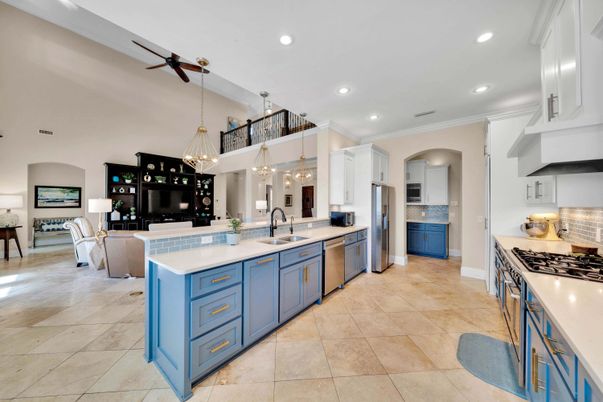 Interior, Kitchen, Living room, Pendant Lights, Recessed Lighting, Stainless Steel Appliances