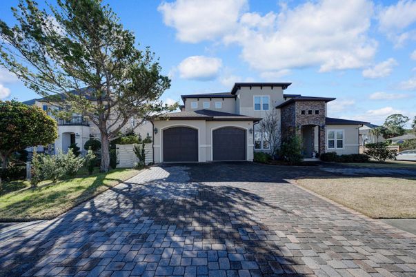 Attached, Exterior, Facade, Mediterranean