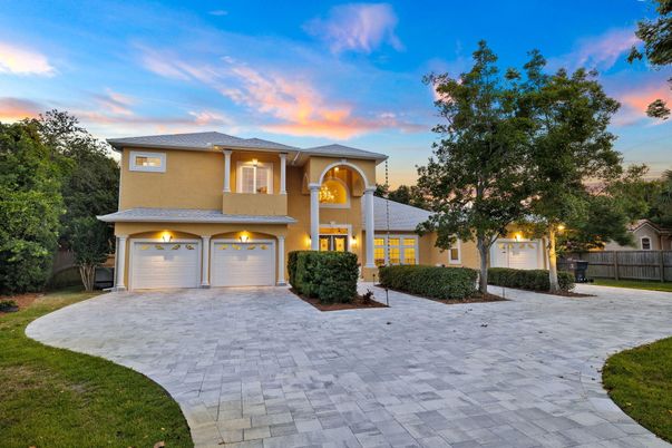 Attached, Exterior, Facade, Mediterranean