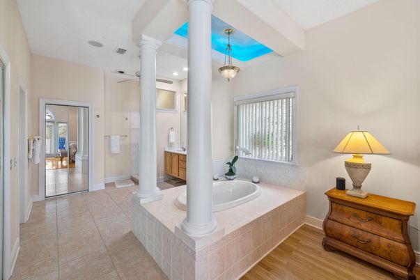 Bathroom, Interior, Pendant Lights, Recessed Lighting