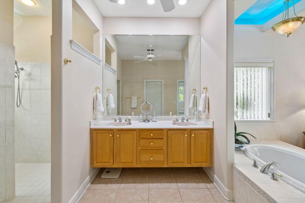 Bathroom, Dual Sink Vanities, Interior, Recessed Lighting