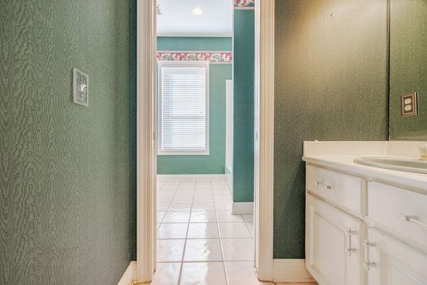 Bathroom, Interior, Recessed Lighting