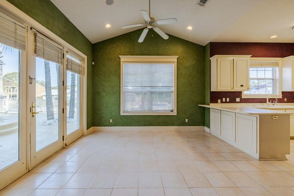 Empty room, Interior, Kitchen, Recessed Lighting