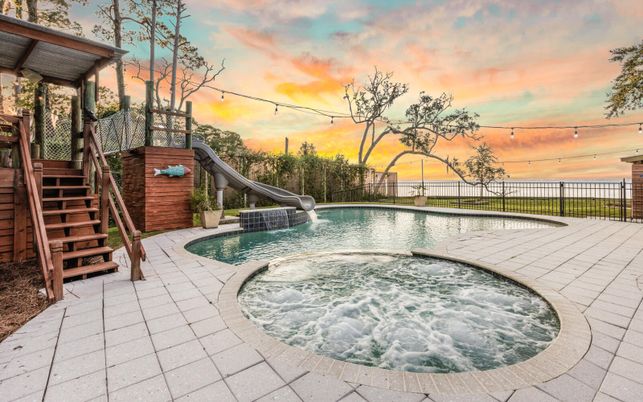 Exterior, Playground, Pool