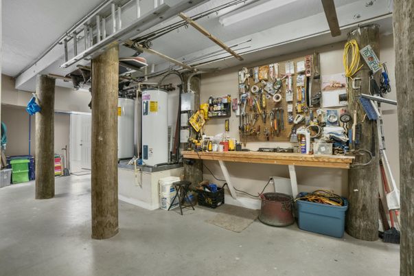 Garage, Interior