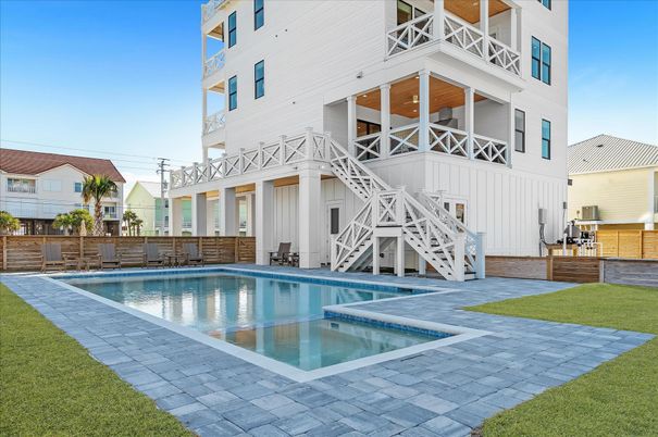 Exterior, Pool