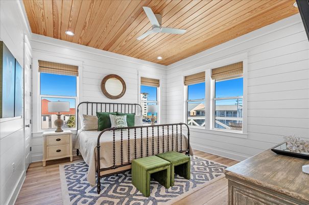 Bedroom, Interior, Recessed Lighting, Wooden Ceilings, Wood Texture Flooring