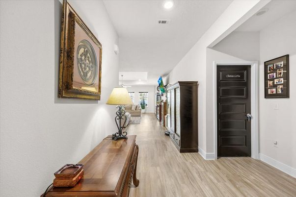 Interior, Recessed Lighting, Wood Texture Flooring