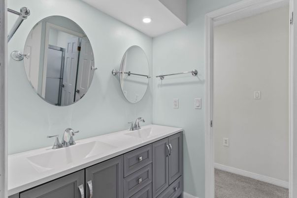 Bathroom, Dual Sink Vanities, Interior, Recessed Lighting