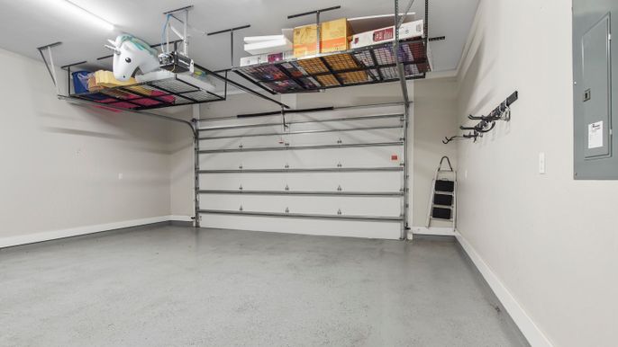 Garage, Interior