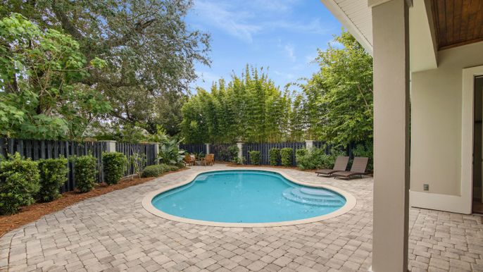 Exterior, Pool