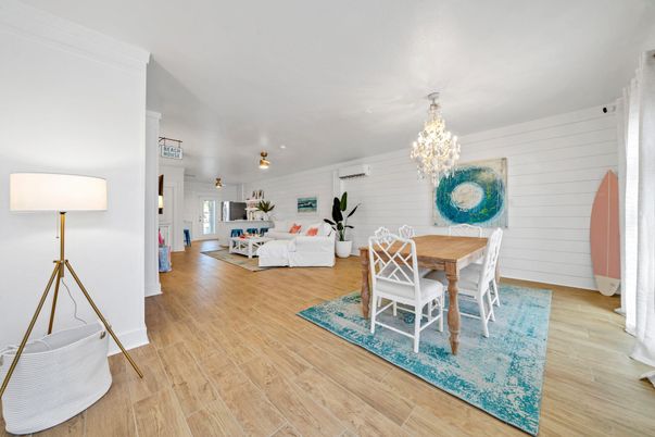Chandelier, Dining room, Interior, Living room, Wood Texture Flooring